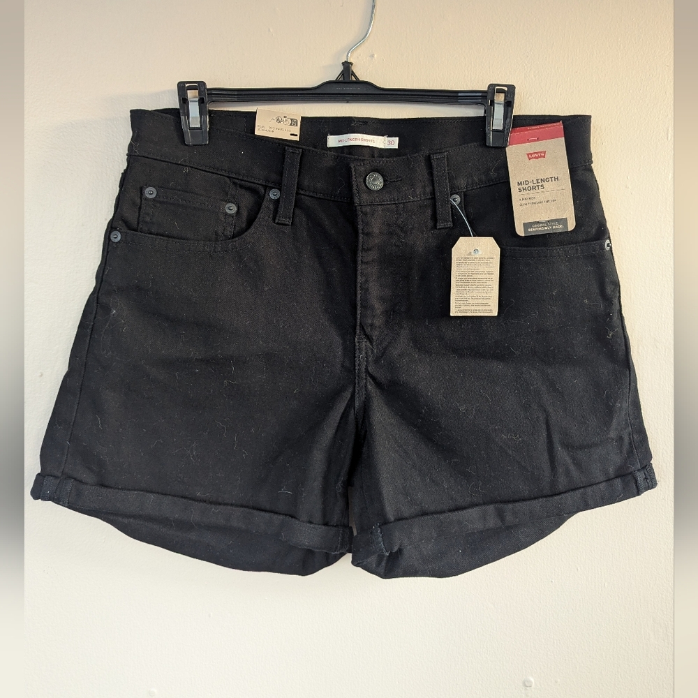 NWT! Levi's Mid-Length Shorts, Black (SIZE 30)